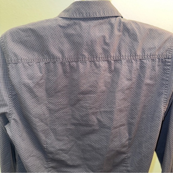 Guess Men’s Button Up, Grey W/ White Diamond Print, Sz M business or casual - Picture 4 of 8